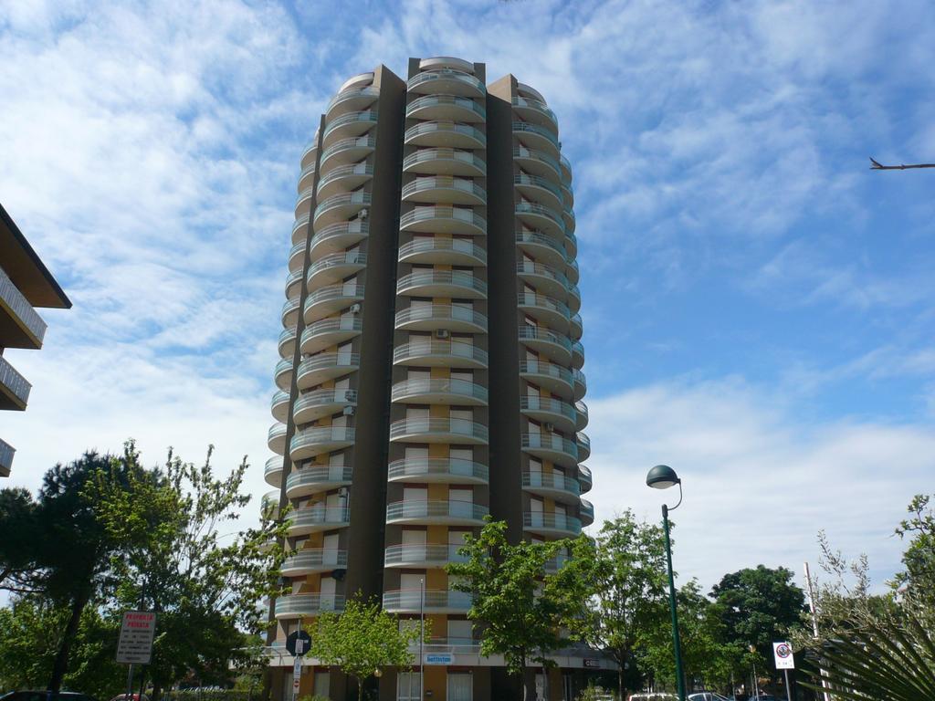 Appartamenti La Torre 利尼亚诺萨比亚多罗 外观 照片
